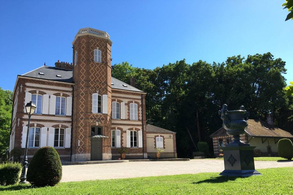 Chateau de Montabert