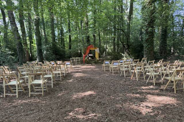 Espace cérémonie en forêt