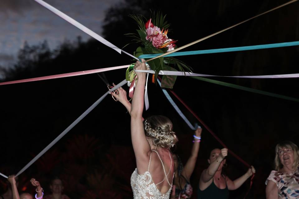 La mariée et son bouquet