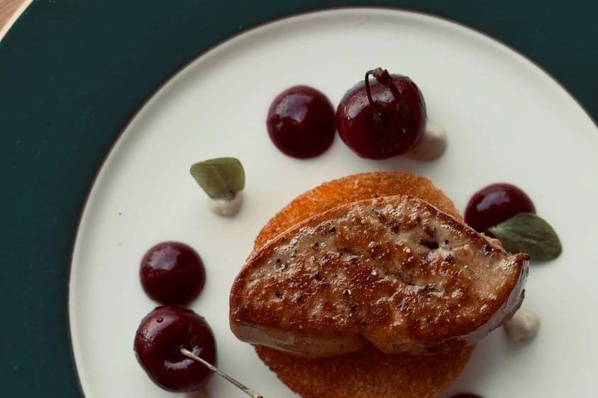 Foie gras poêlé et cerises