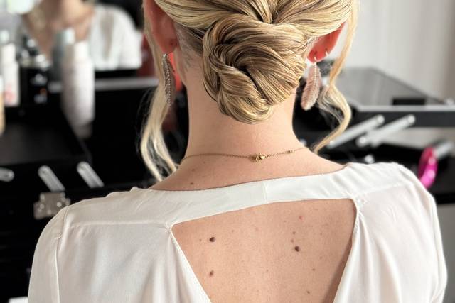 Chignon bas structuré