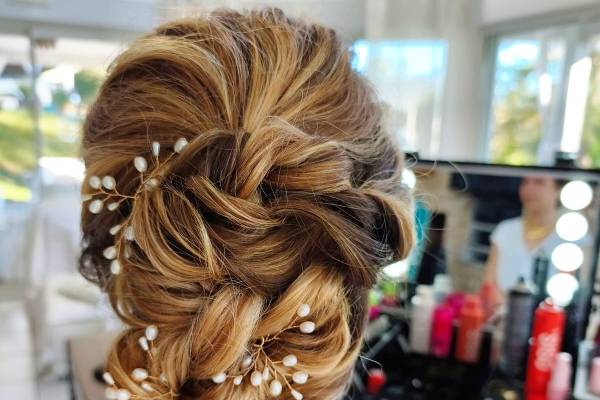 Chignon gracieux , harmonieux