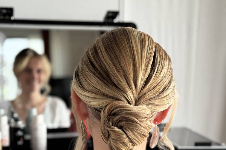 Chignon bas structuré
