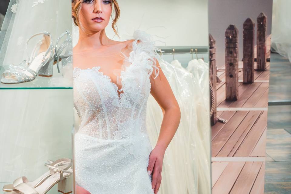 ROBE_MARIEE_BLANCHE_BRILLANTE_FEMME