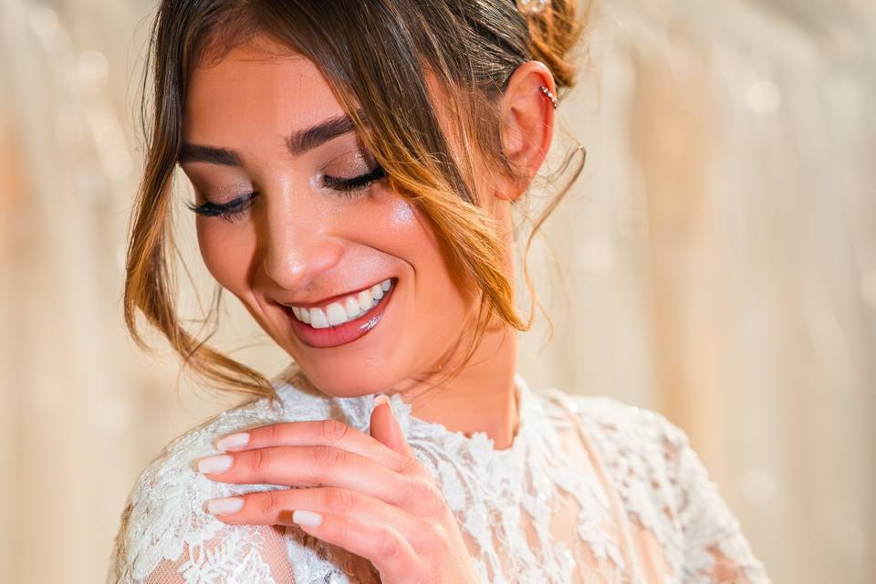 ROBE_MARIEE_BLANCHE_DENTELLE_FLEURIE