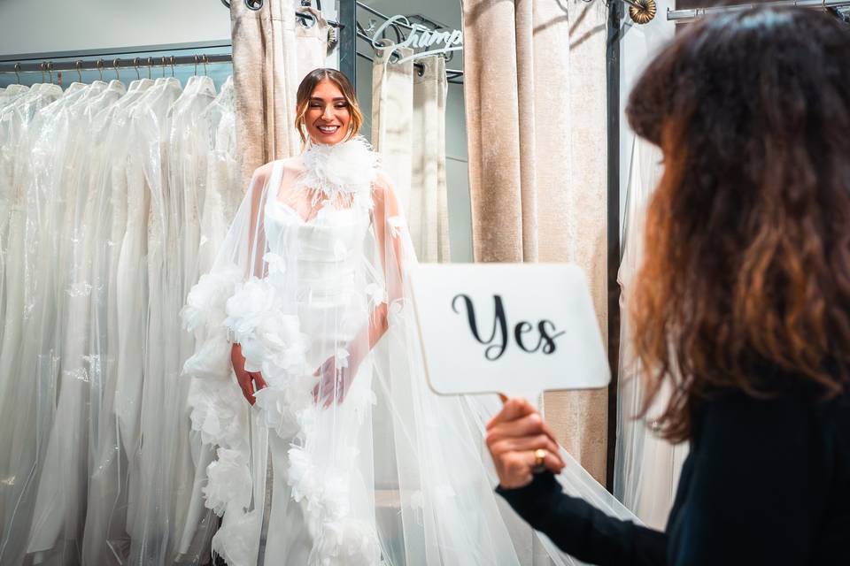 ROBE_MARIEE_BLANCHE_PLUMES_VOILE