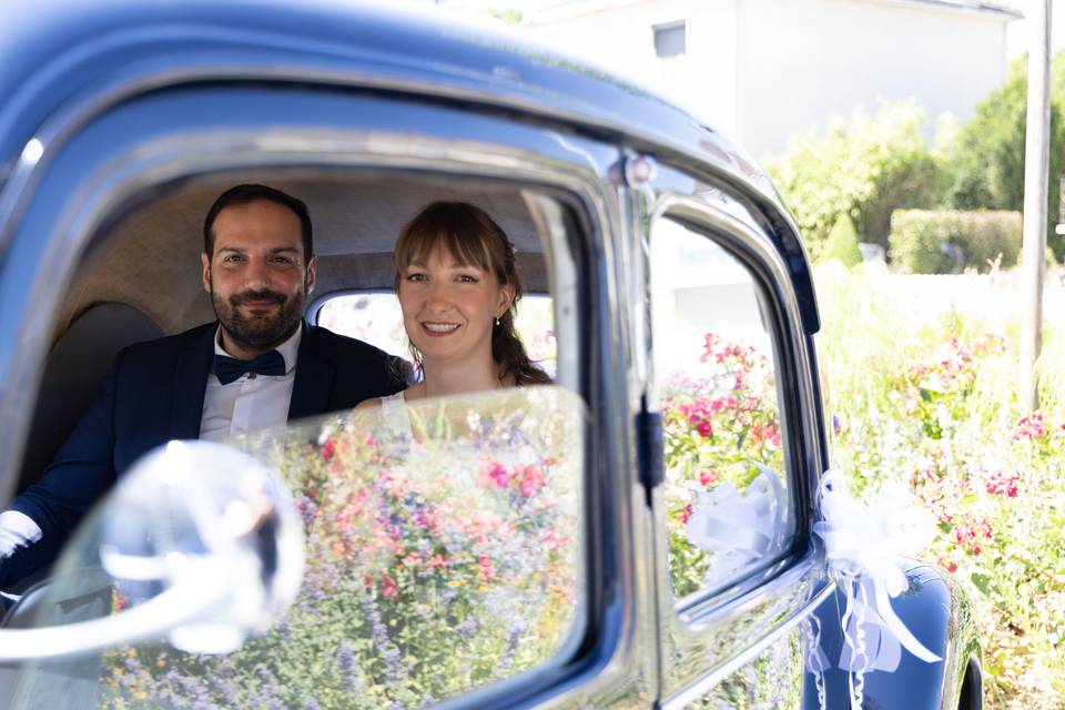 Manon et Sébastien en voiture
