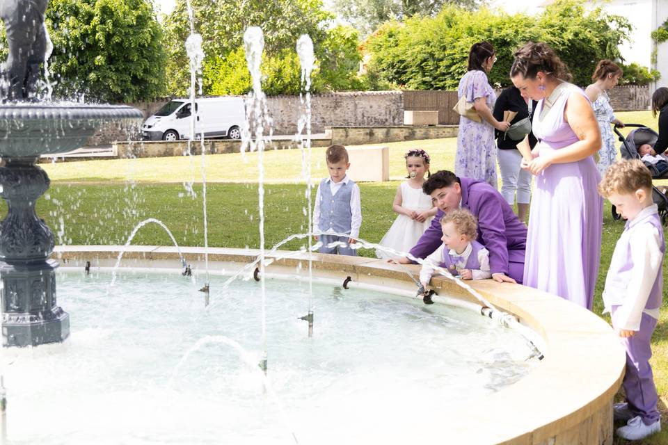 La fontaine et les enfants