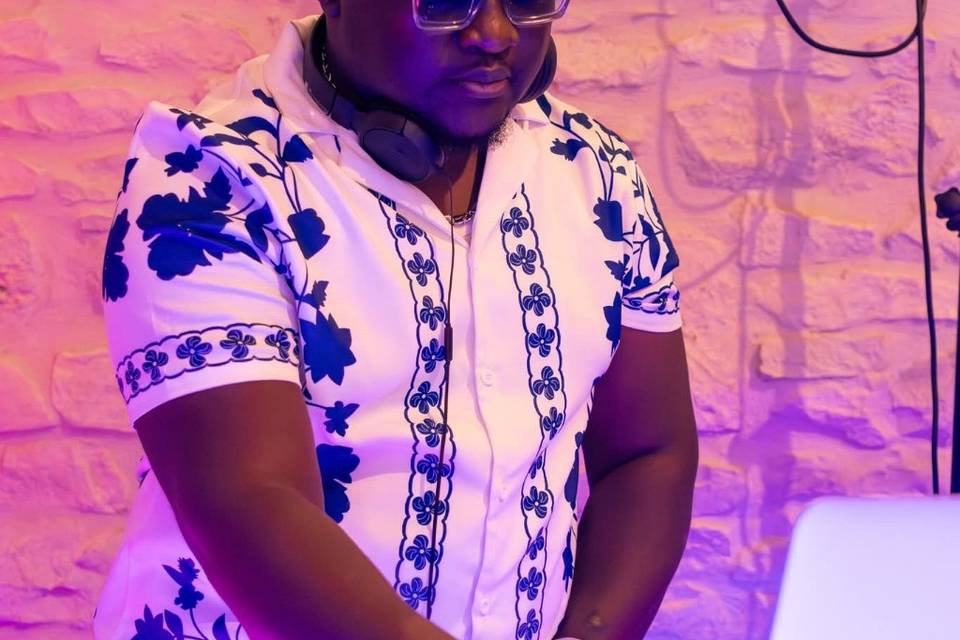 Dj-Marvin