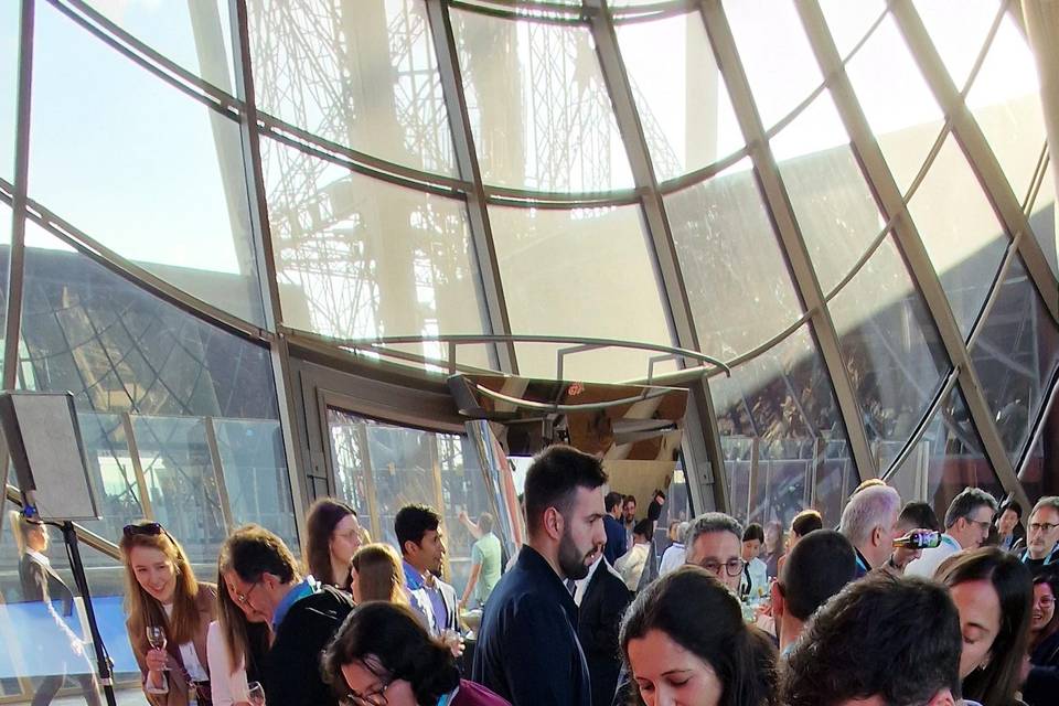 Bar à vinyles - Tour eiffel