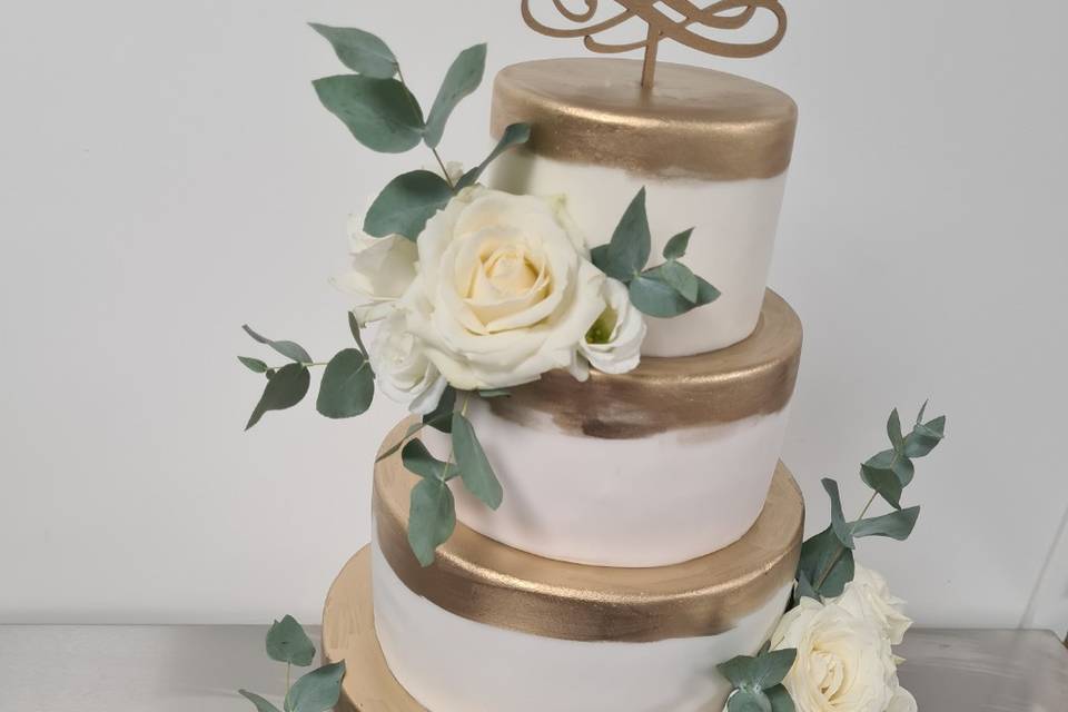 Wedding cake blanc et or