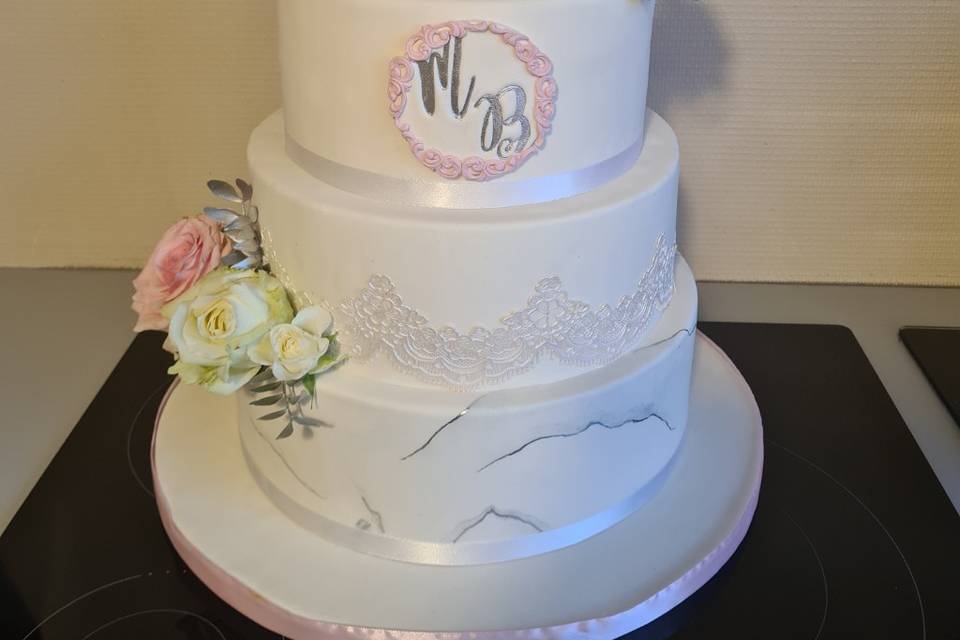 Wedding cake argent et rose