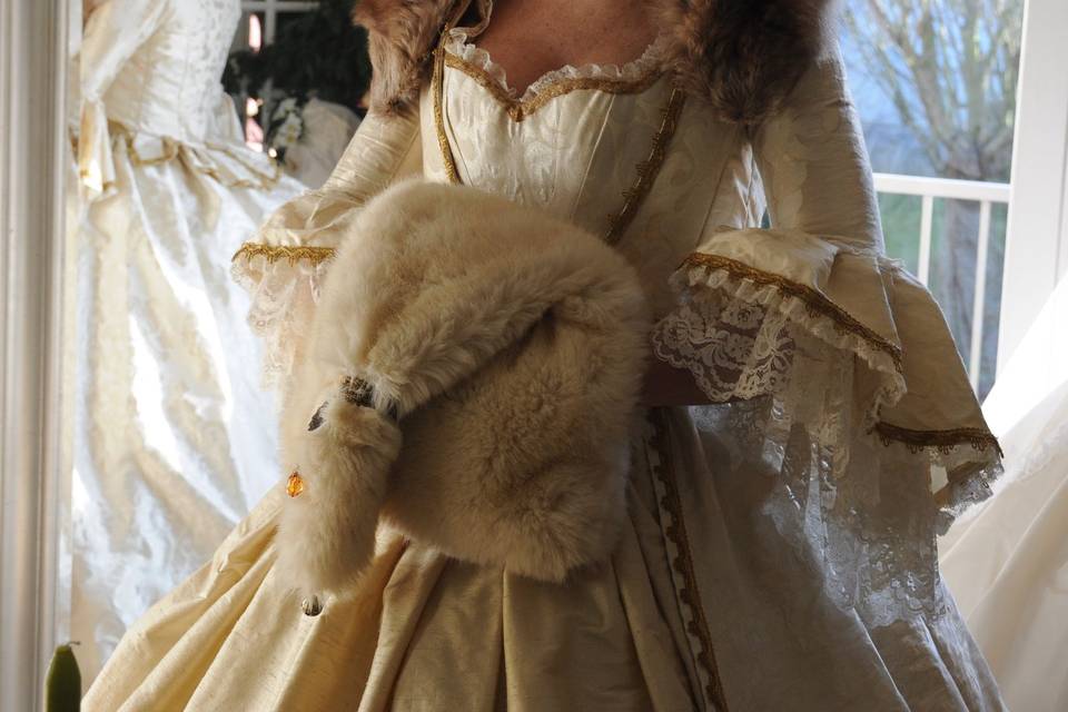 Robe de mariée à fourrure