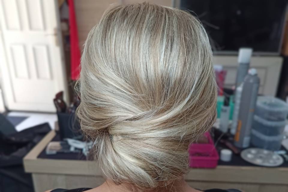 Chignon bride