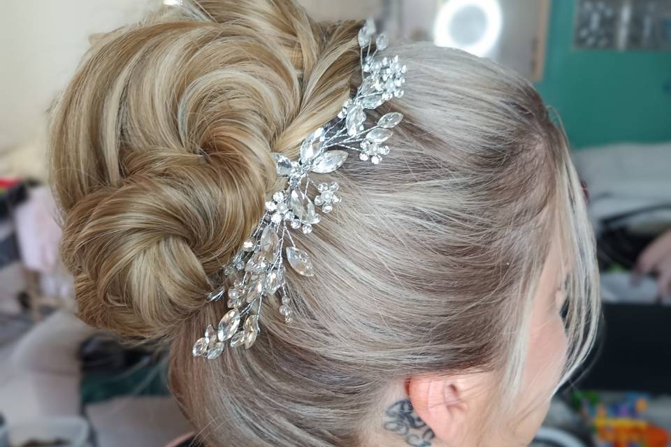 Chignon bride