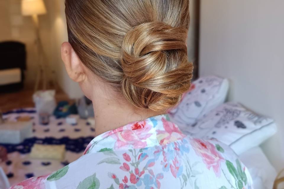 Chignon bride