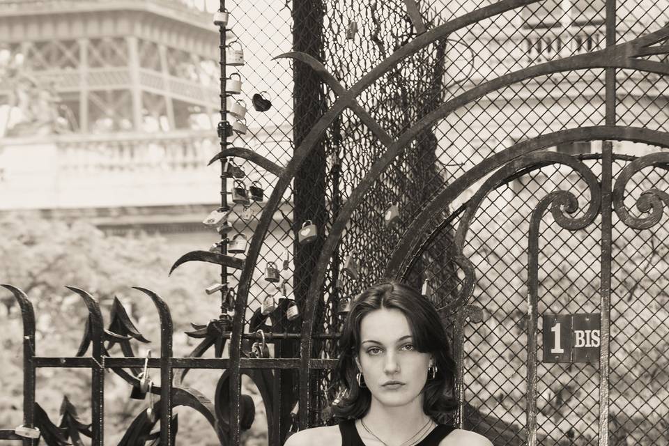 Portrait extérieur posé
