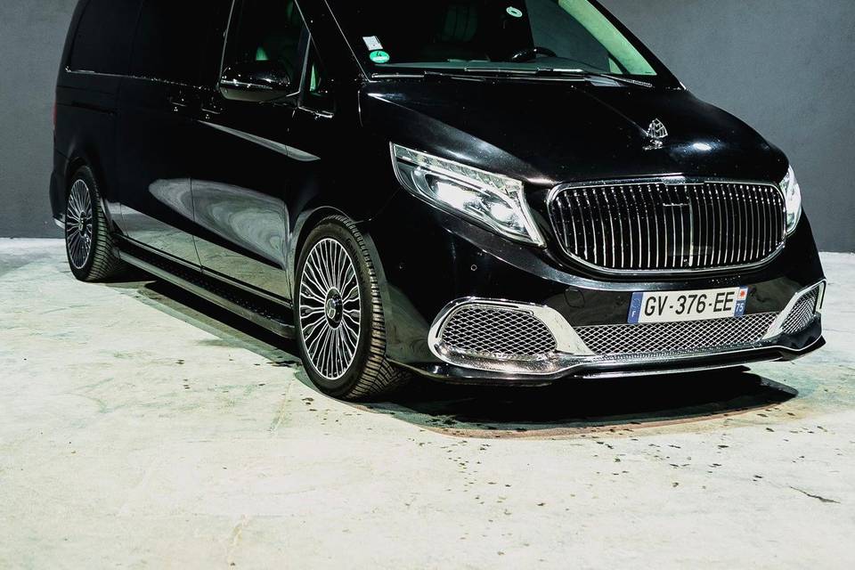 Van Vip Maybach 2024