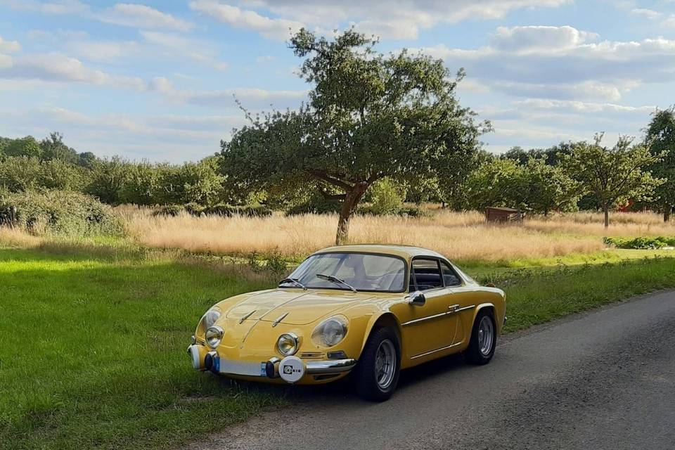 Alpine A110 1300 jaune