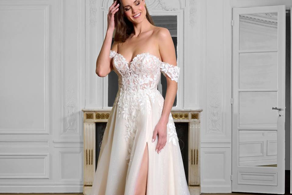 Robe tulle fendue