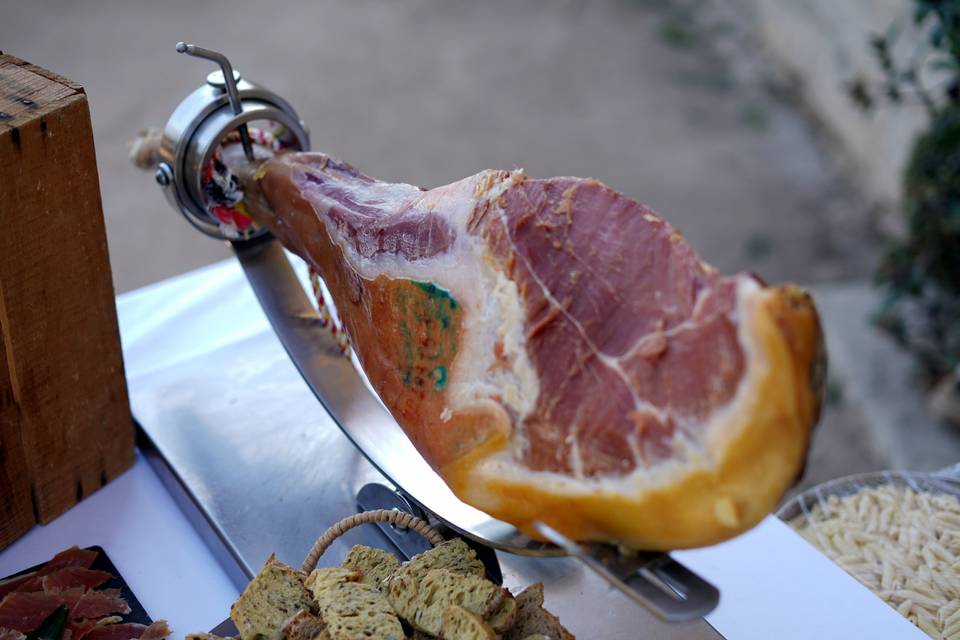 Jambon cru à la découpe
