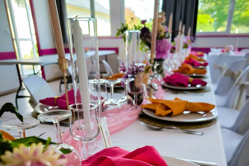 Décoration table fushia orange