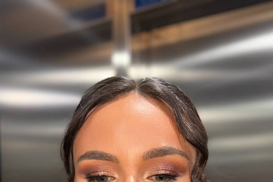 Makeup hair invite