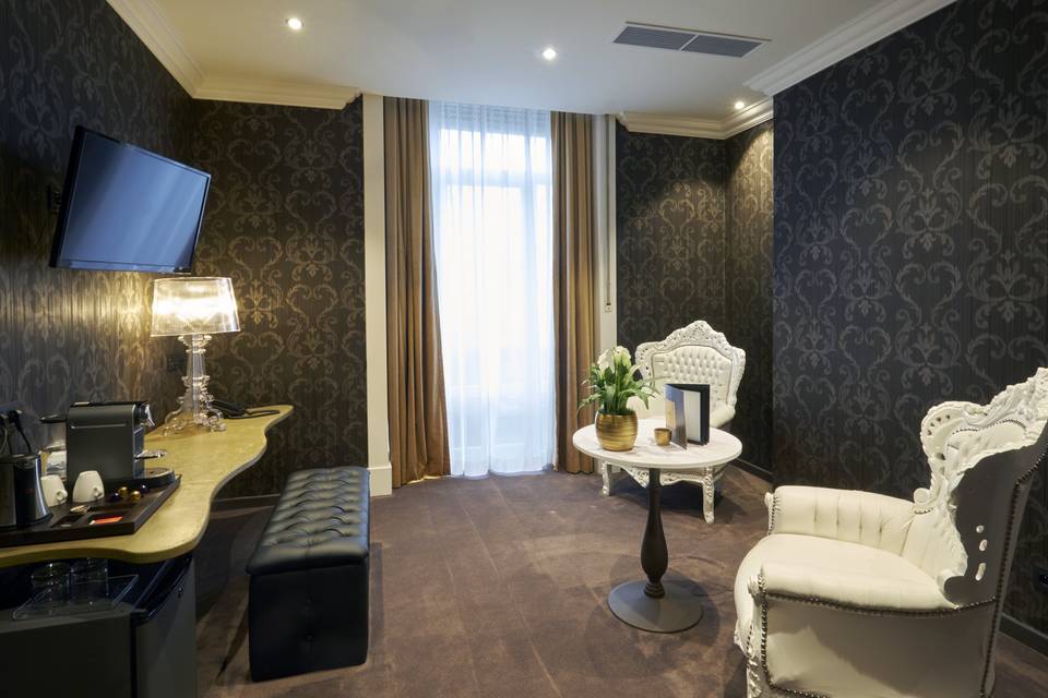 Salon Junior Suite