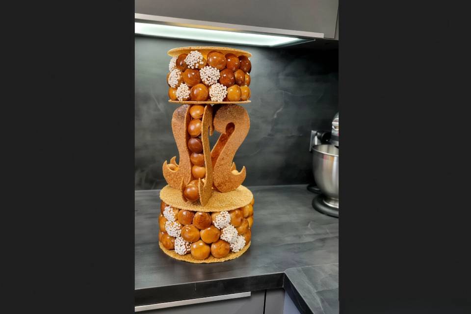 Croquembouche