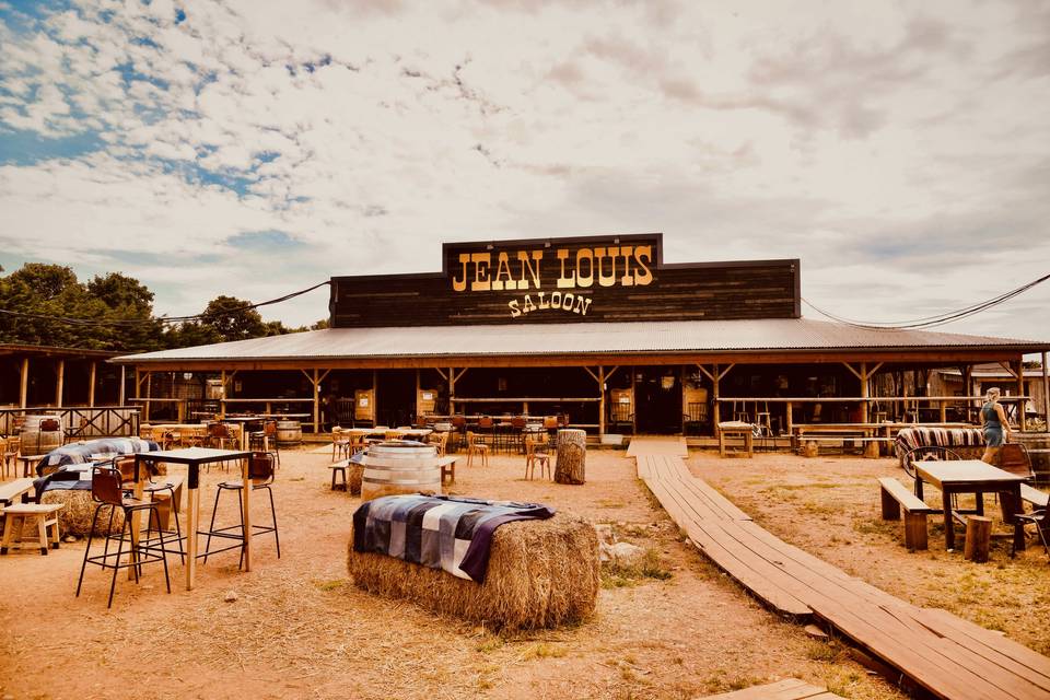 Votre arrivée au Saloon