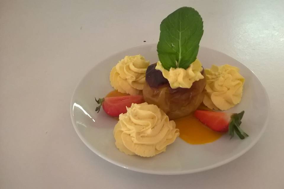 Pomme au four mousse mangue