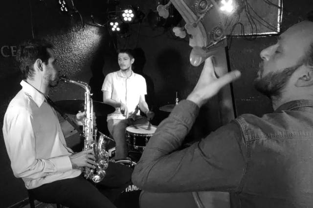 Le trio en action.