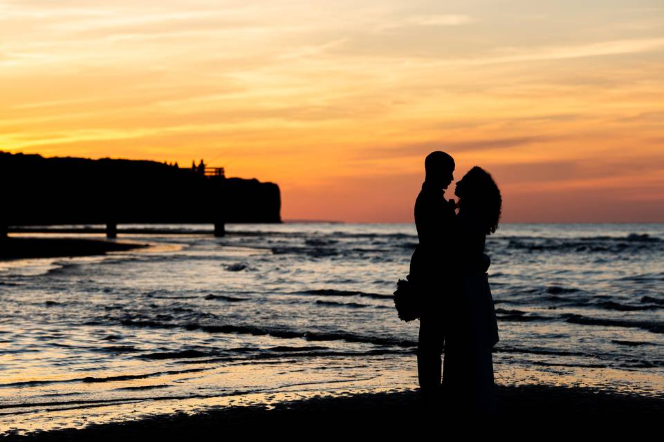 Séance de couple sur la plage