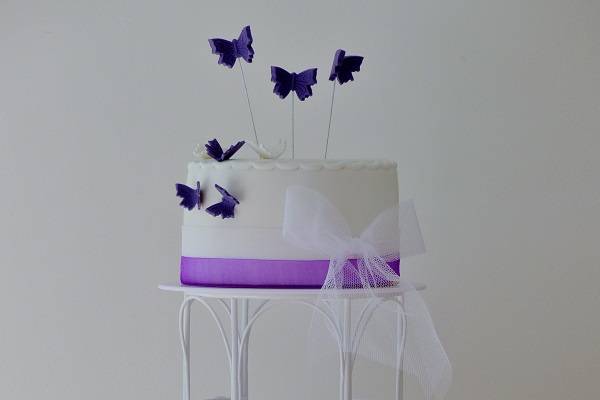 Wedding cake papillons violet