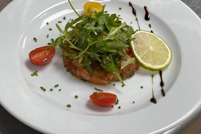Tartare de saumon mariné