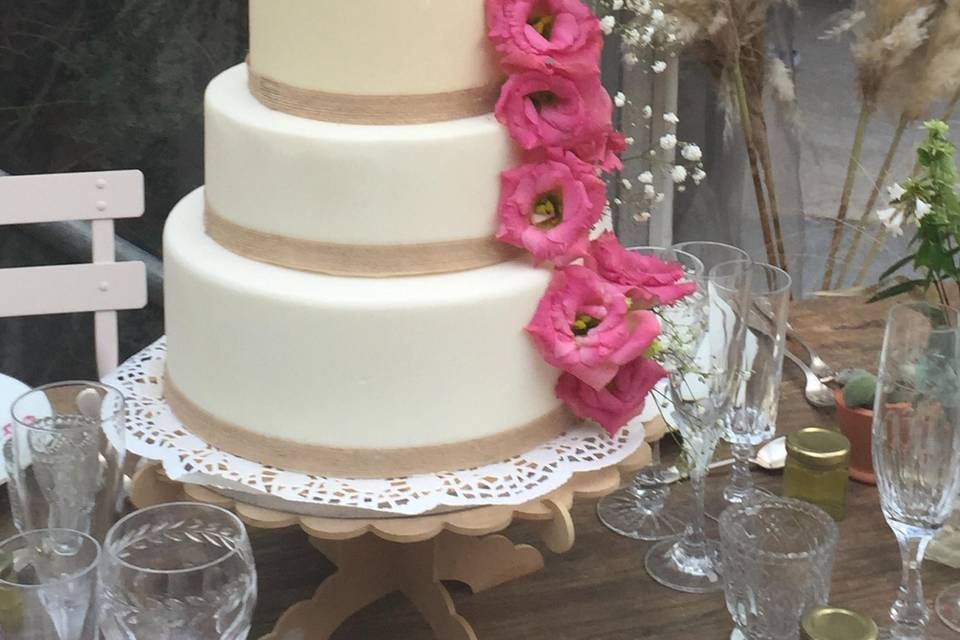 Wedding cake fleurs roses