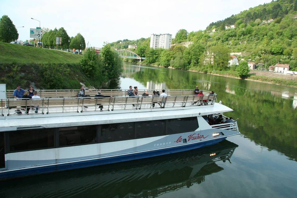 Bateau Le Vauban et Petit train