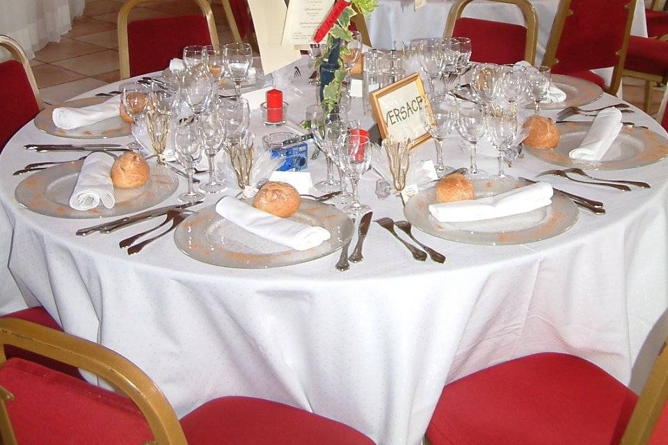 Table avec chandelier