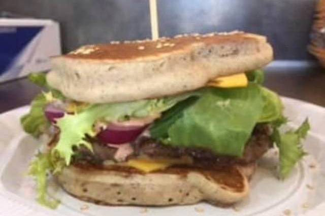 Burger blinis