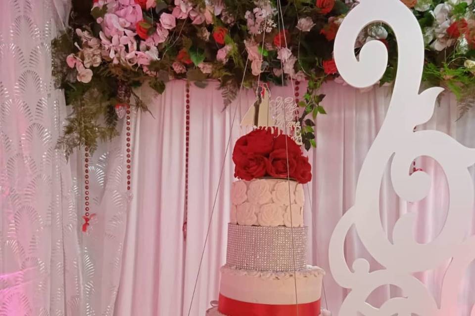 Pièce montée sur balançoire