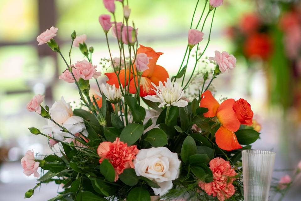 Centre de table dans un vase cuivré