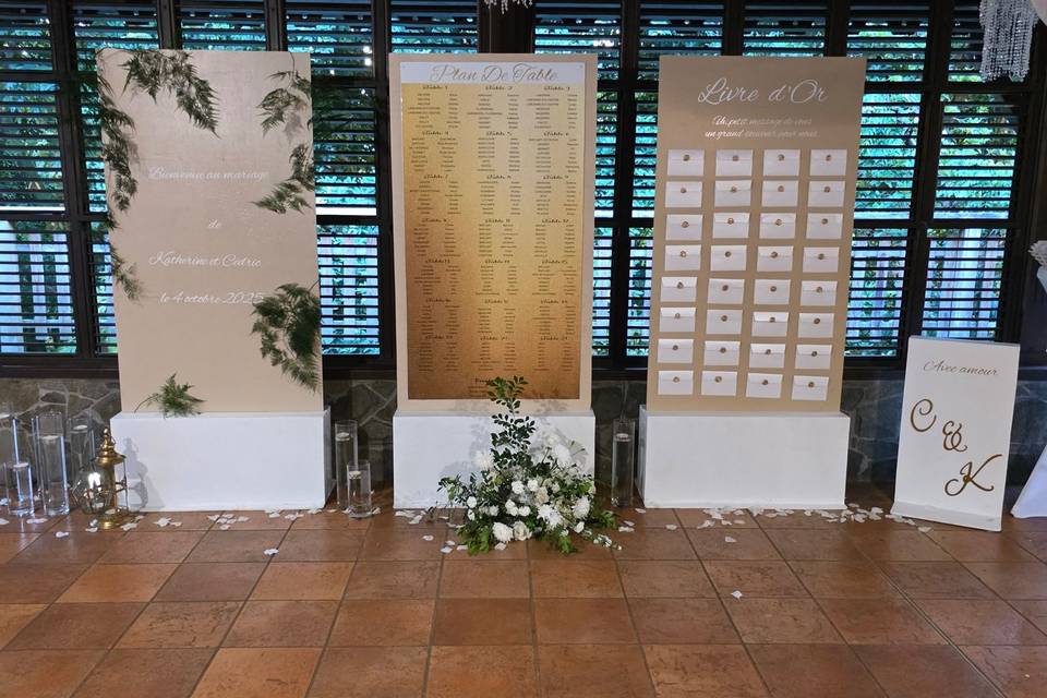 Livre d'or et plan de table