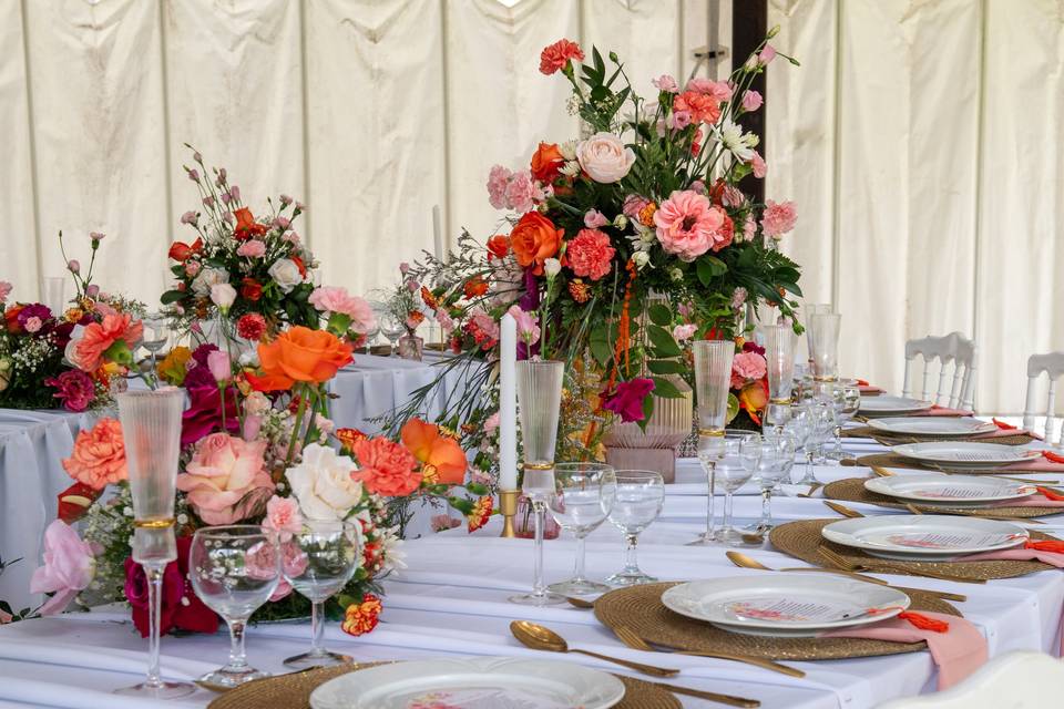 Table de banquet sous tente