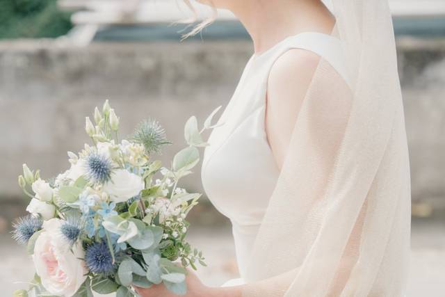 Détail de la mariée et bouquet