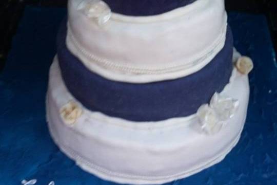 Wedding cake bleu et blanc