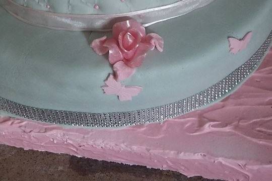 Wedding cake ruban rose