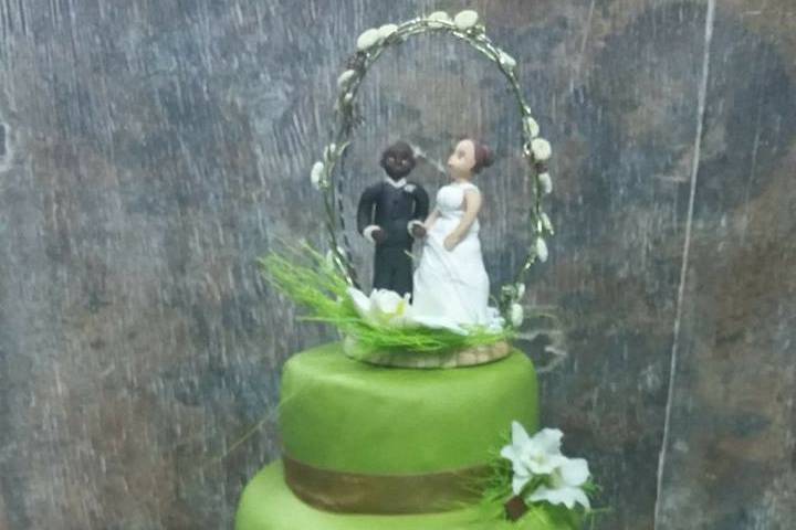 Wedding cake blanc et parme