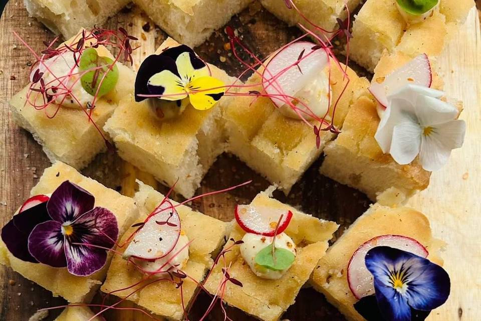 Focaccia aux fleurs