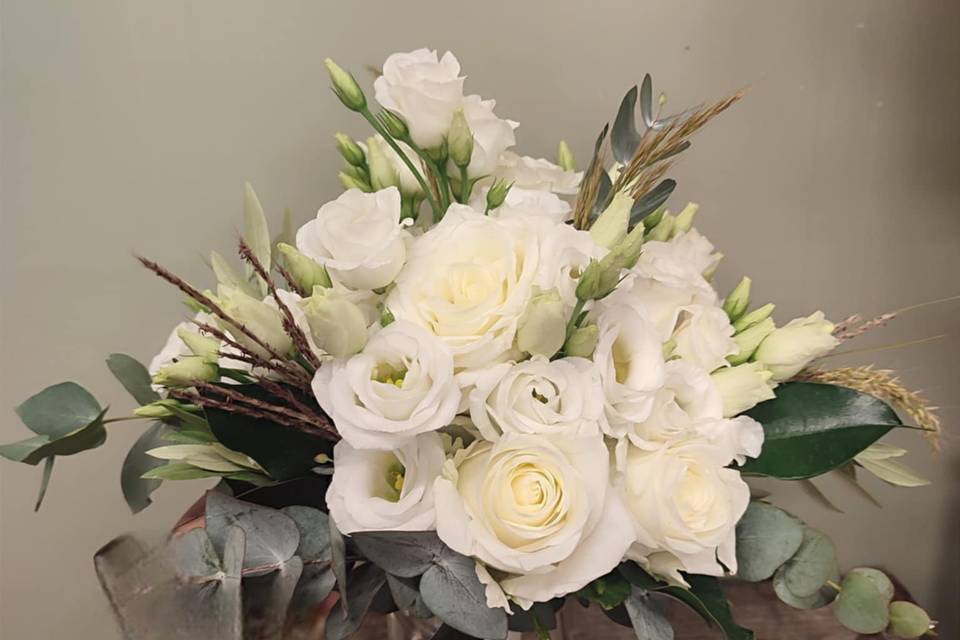 Bouquet de mariée blanc chic