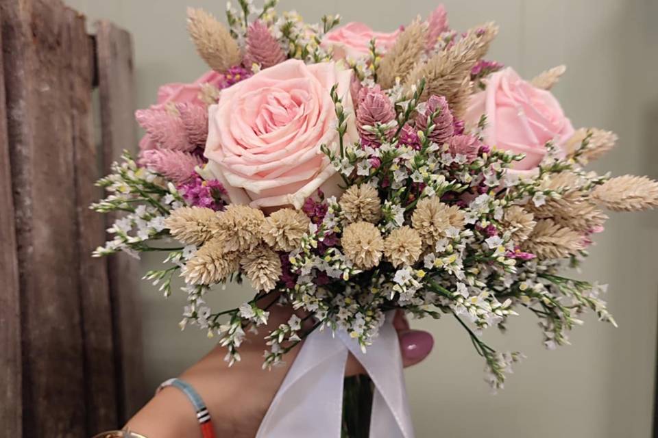 Bouquet de mariée rose et sec
